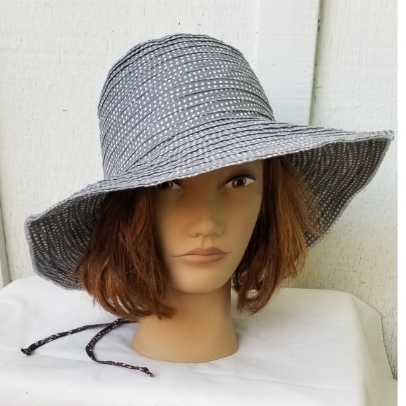 Wallaroo petite scrunchie hat Clearance